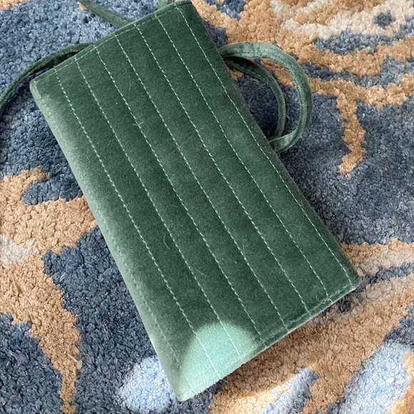 Sézane sage velvet jewelry wrap pouch - Picture 2 of 9